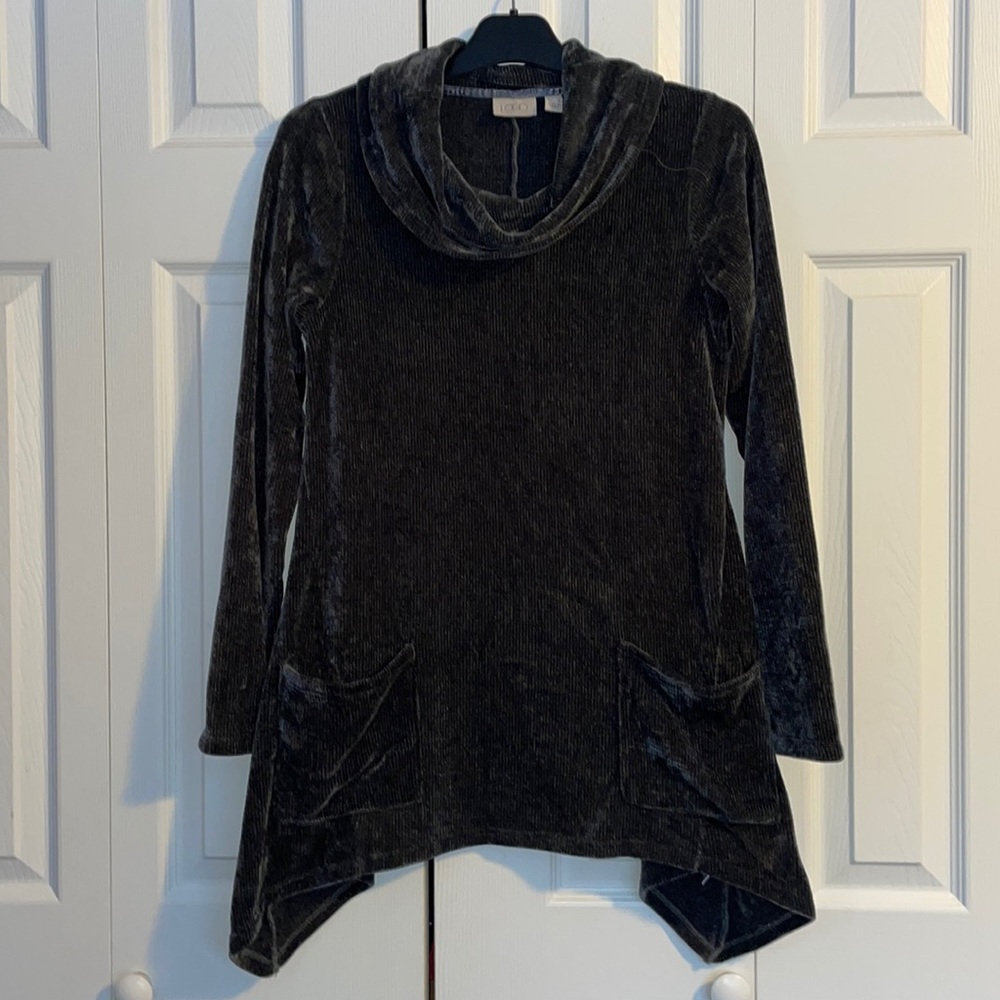 LOGO Cowl Neck Top